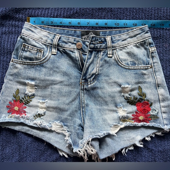 Angie Embroidered High Rise Denim Jean Shorts  size S w/ floral details - Picture 5 of 11